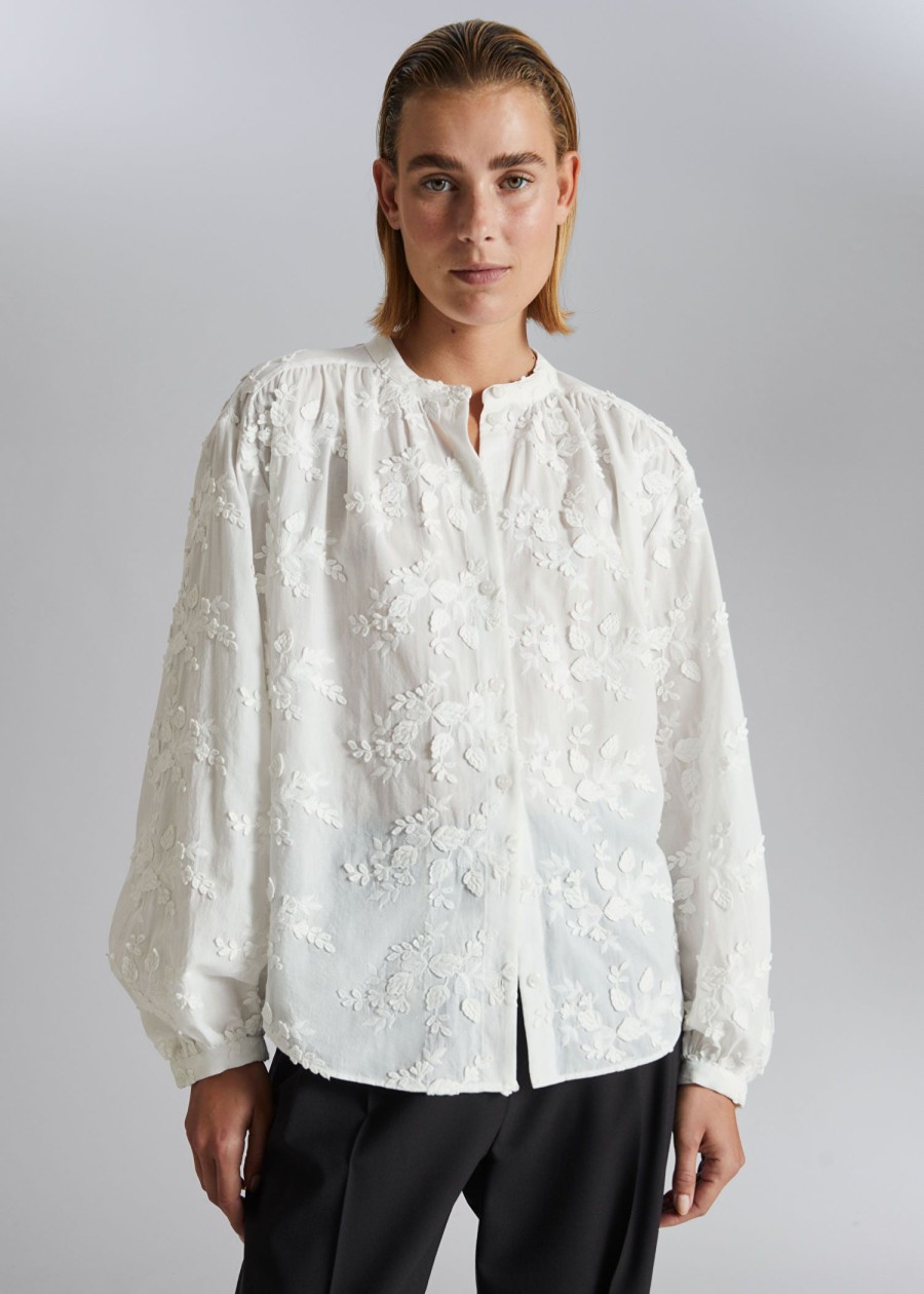 Klaer & Other Stories | Voluminos Bluse Med Staende Krage Hvit Blomsterbroderi